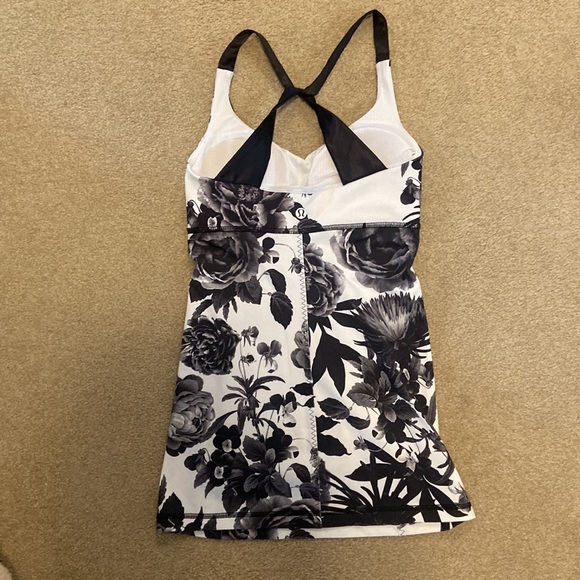 Lululemon floral tank - Picture 2 of 4